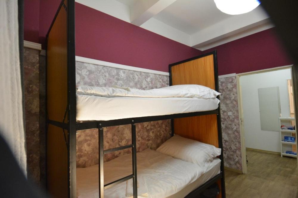 Helen U Namesti Miru Praha