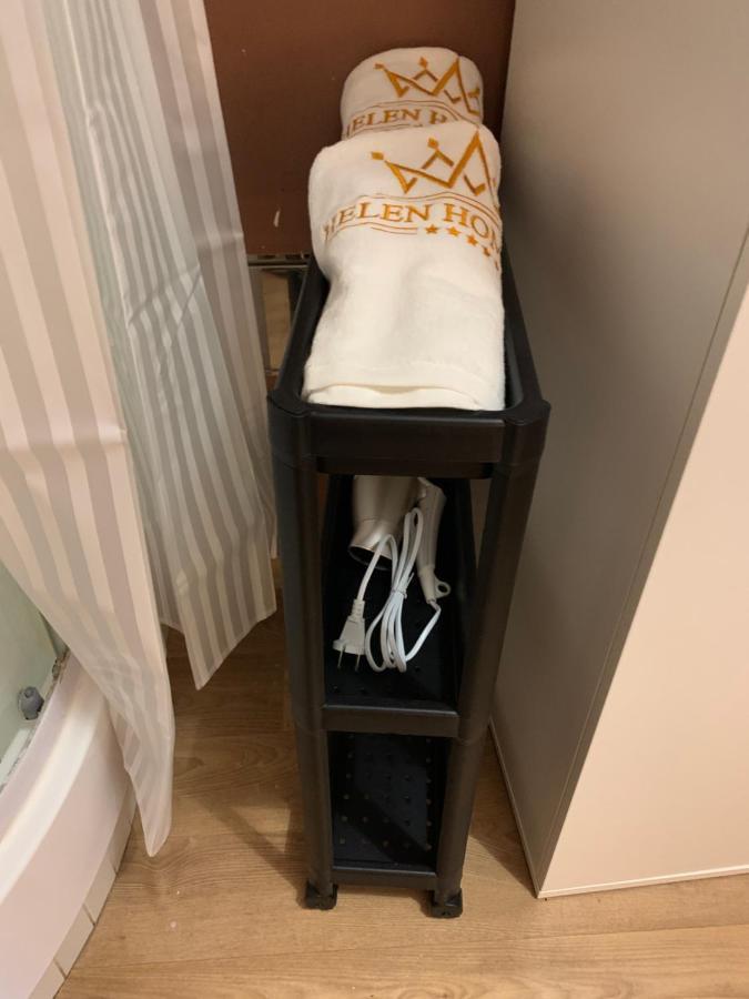 Helen U Namesti Miru Auberge de jeunesse *